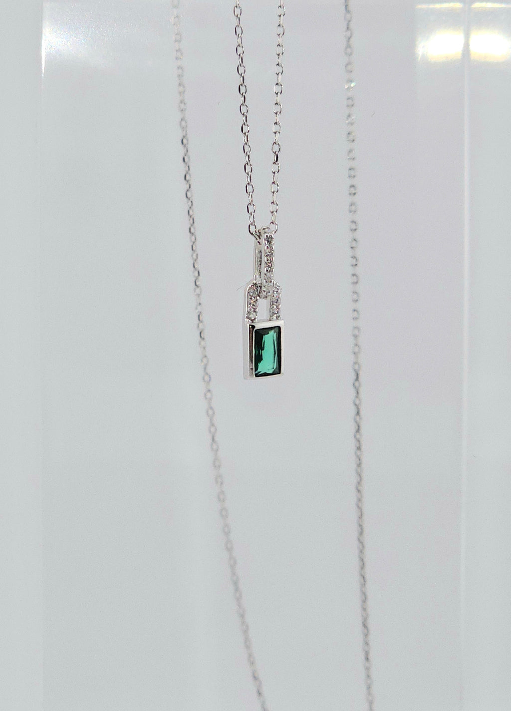 Sterling silver s925 pendant necklace green CZ