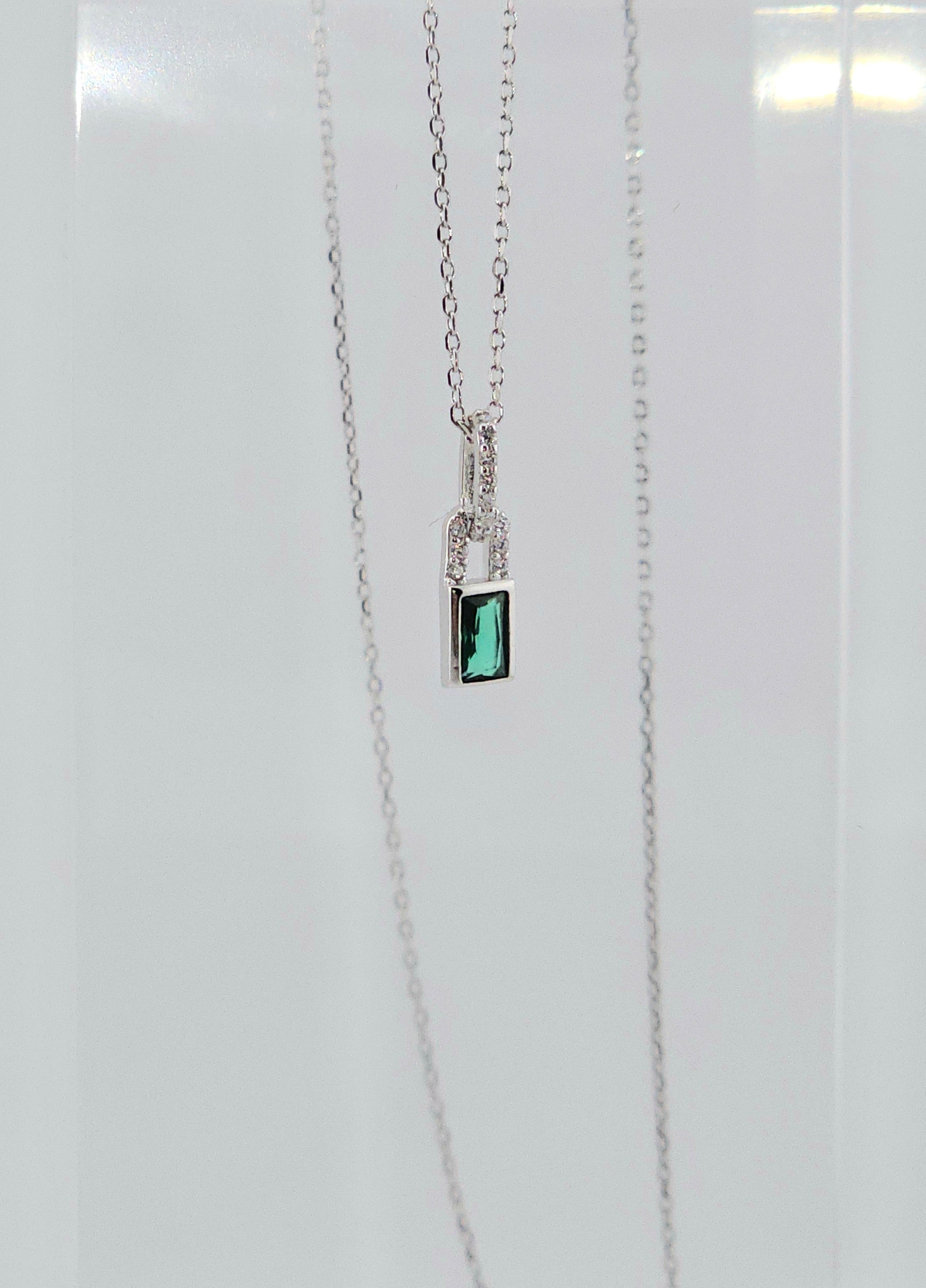 Sterling silver s925 pendant necklace green CZ