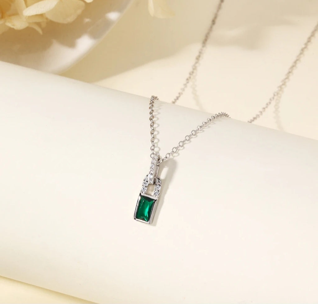 Sterling silver s925 pendant necklace green CZ