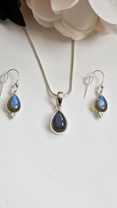 Sterling silver s925 Labradonite set earrings and pendant necklace 45cm