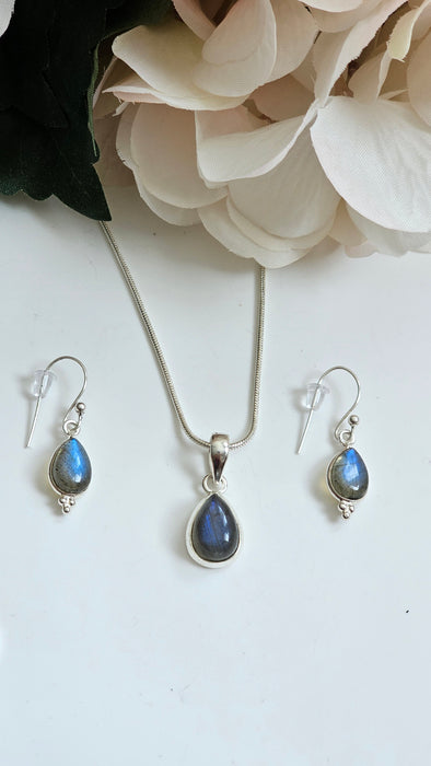 Sterling silver s925 Labradonite set earrings and pendant necklace 45cm