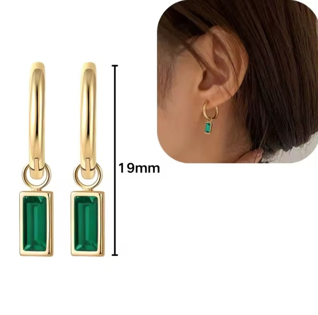 Sterling silver s925 earrings gold plated  green crystal