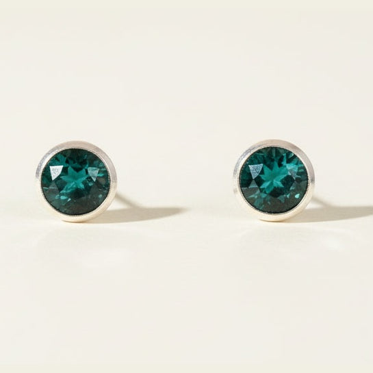 Sterling silver s925 earrings emerald stone green 💚