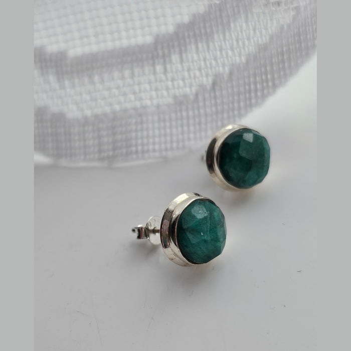 Sterling silver s925 earrings emerald stone green 💚