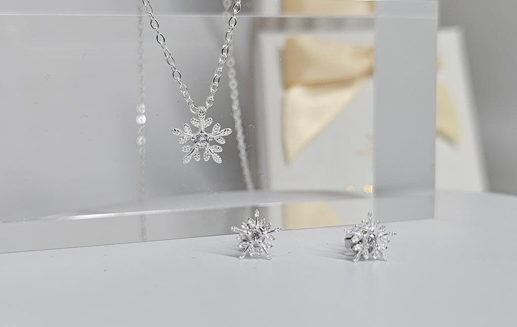 Sterling silver s925 pendant necklace Zirconia Snowflakes